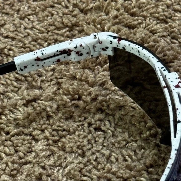 NWT Pit Viper V2 Polarized Sunglasses with Blue Reflective Lens & Speckled Frame - Picture 7 of 9